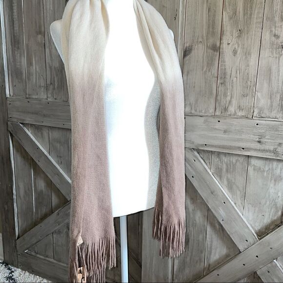 Ombré Fringe Tiered Sweater Vest Scarf - Picture 6 of 6